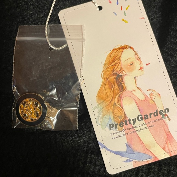 Classic Black Women's Cardigan with Gold Buttons - Picture 6 of 8